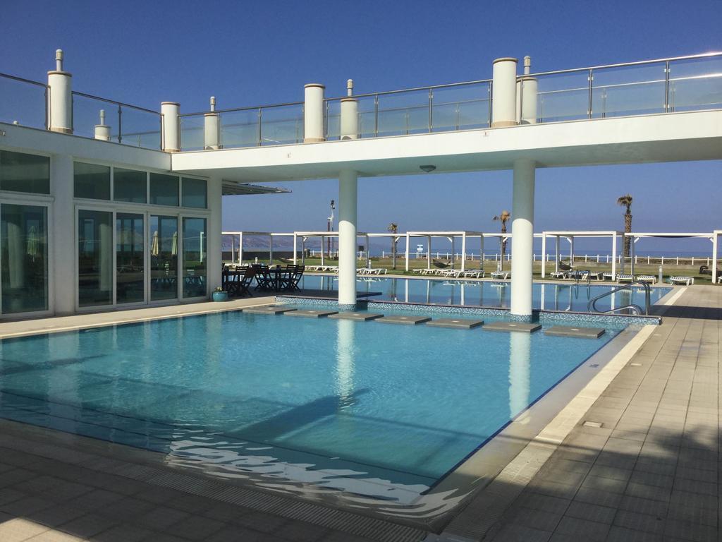 Aphrodite Beachfront Apartment Ghaziveran Exterior foto
